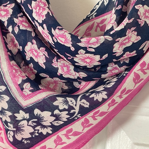 Talbots Floral Neckerchief - Picture 6 of 11